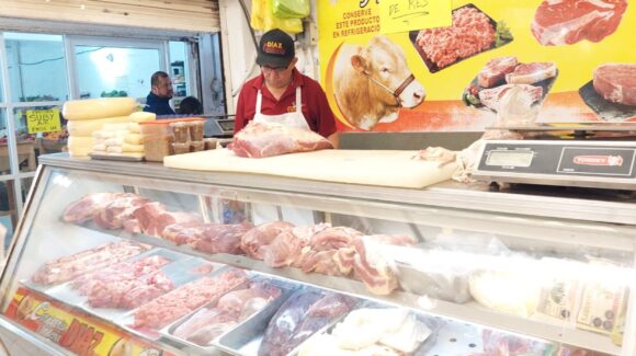 Confirman carniceros el aumento de precio de la carne en el Mercado Popular de Los Mochis hasta un 30%