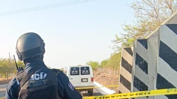 Localizan asesinada a una mujer sobre La Costera, en Caimanero, Mocorito