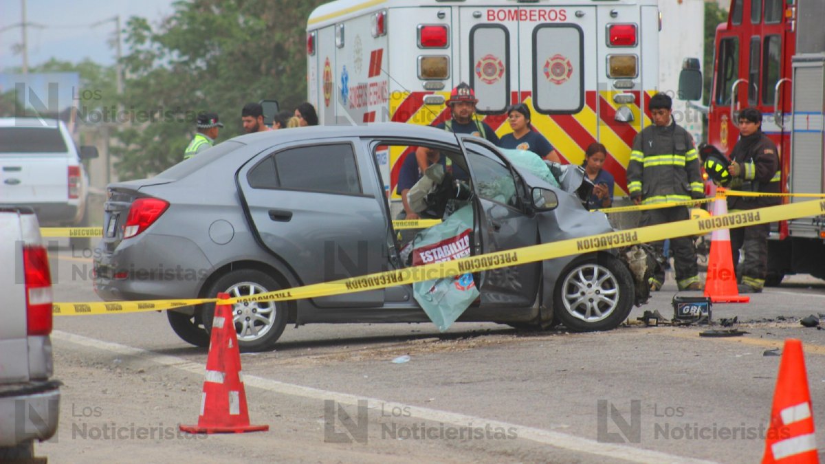 Mujer pierde la vida y hombre resultan herido en accidente en la carretera libre Mazatlán, Culiacán