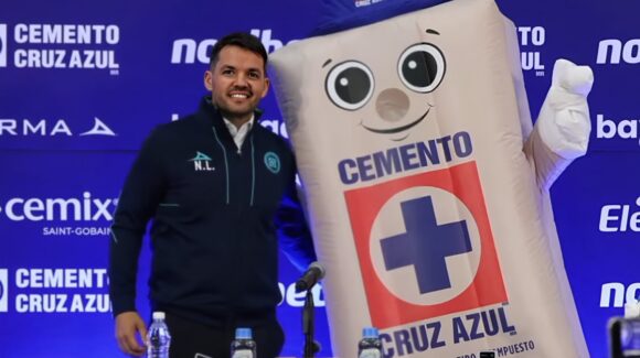 Cruz Azul confirma a Nicolás Larcamón como su director técnico para el Apertura 2025