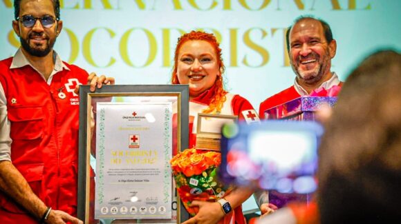 “Estoy orgullosa de ser parte de la institución”: Olga Elena es la socorrista del año en el marco de festejos en su día