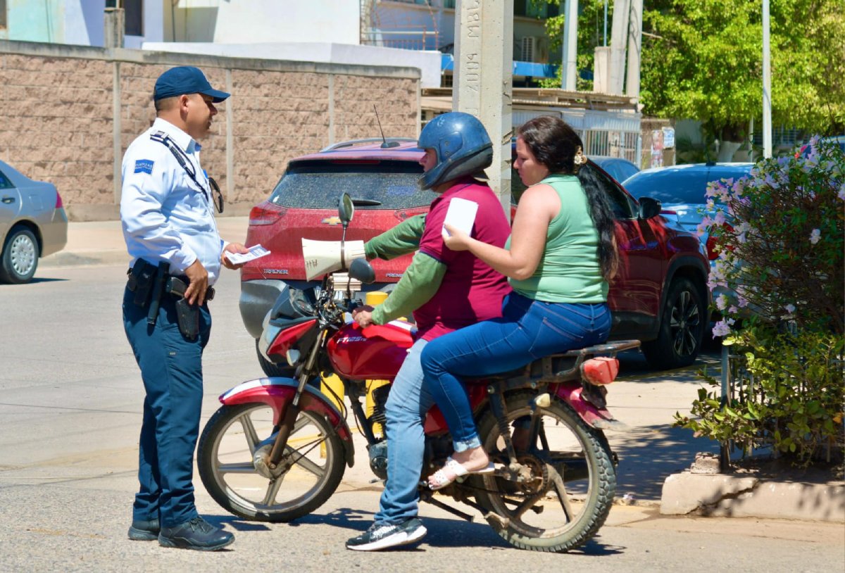 operativo de concientización dirigido a motociclistas “Cuida tu vida, usa tu casco”
