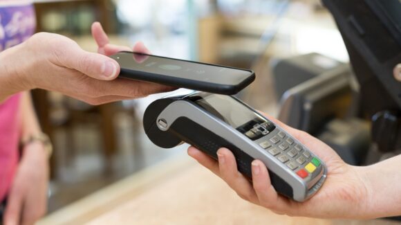 ¿Pagar sin tarjeta ni efectivo? Guía práctica para usar el celular para comprar en tiendas físicas