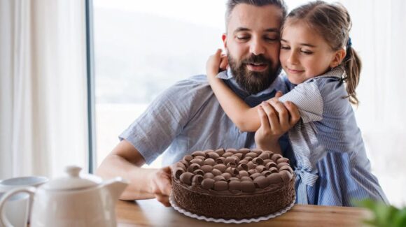 Este Día del Padre ¡Sorpréndelo! Recetas de pasteles para papá caseros y otras superfáciles