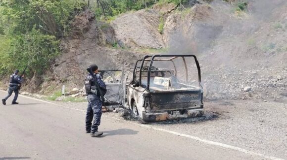 Emboscan y calcinan a 5 policías estatales en la línea fronteriza de Chiapas con Guatemala