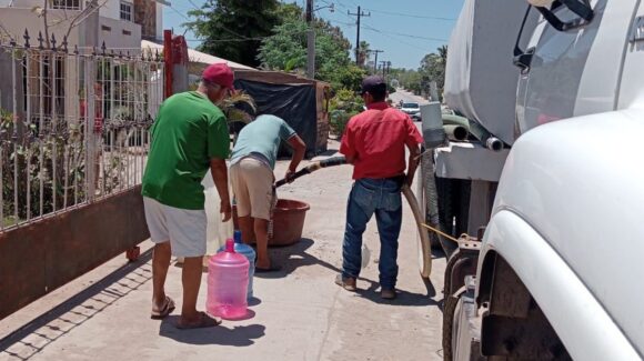 ¡S O S ! Sufren familias de El Colorado en Ahome la falta de agua; son insuficientes las pipas que mandan