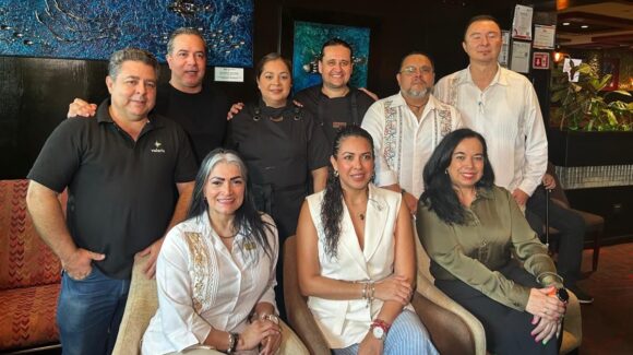 El corrido A Mazatlán suena en Cancún; promotores turísticos llevan el alma del Pacífico al Caribe