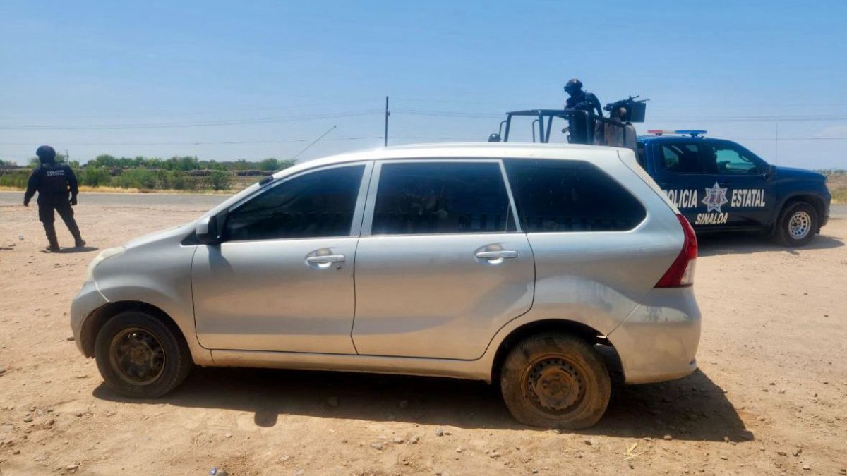 Aseguran camioneta robada en Navolato
