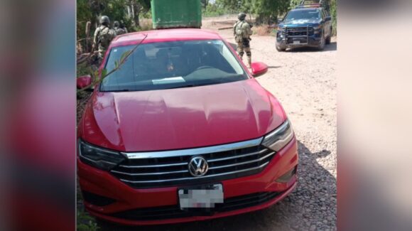 ¡Lo habían robado en Culiacán! Recuperan auto en Navolato