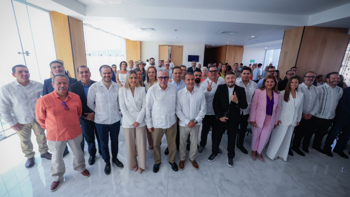 Rocha Moya destaca el papel de la radio y televisión en Sinaloa