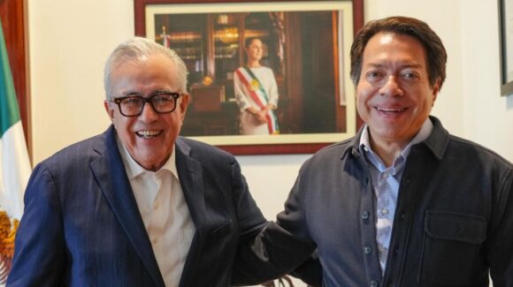 Analizan Rocha y Mario Delgado, avances en obras de infraestructura educativa para Sinaloa