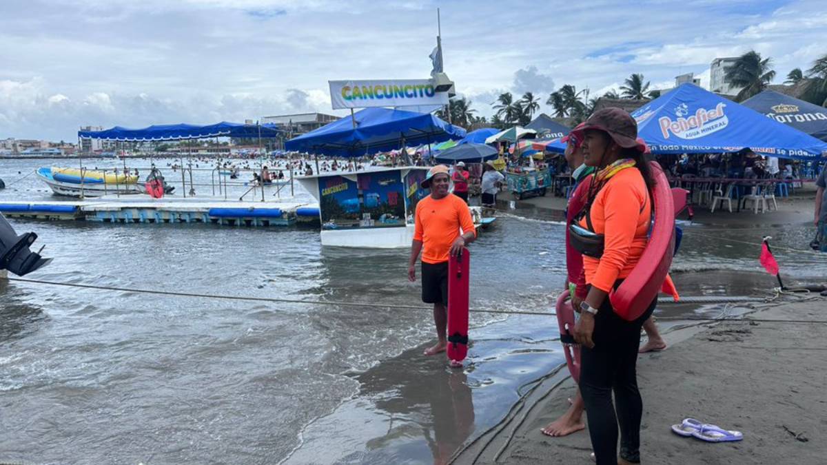 Se hunde lancha turística en Veracruz con 16 personas a bordo