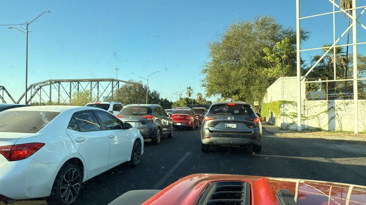 ¡Tome precaución! Se registra caos vial en el Malecón Viejo, Culiacán, por rodada y un accidente