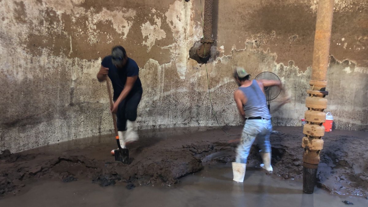 desazolvan pozo que suministra agua a los usuarios de Palos Blancos