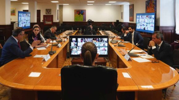 Sheinbaum y empresarios del acero y aluminio evalúan impacto de aranceles