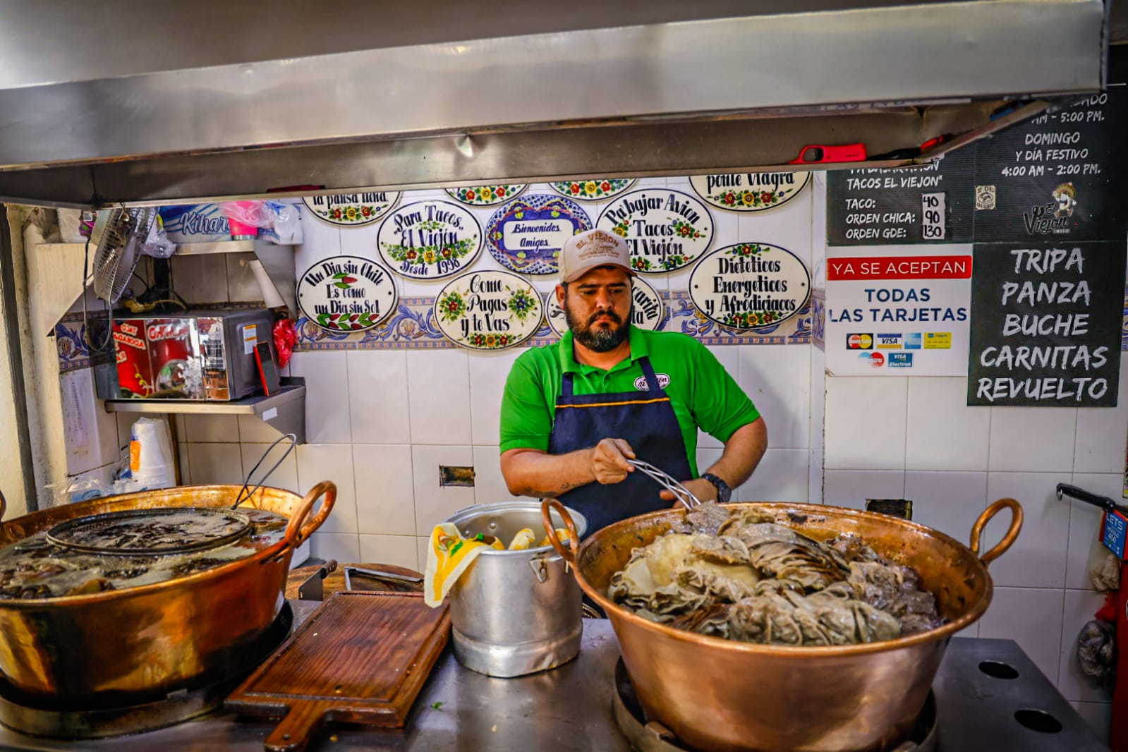 “Para bajar avión, tacos El Viejón”; conquistan el paladar de los culiacanenses con tripa, panza, buche y carnitas