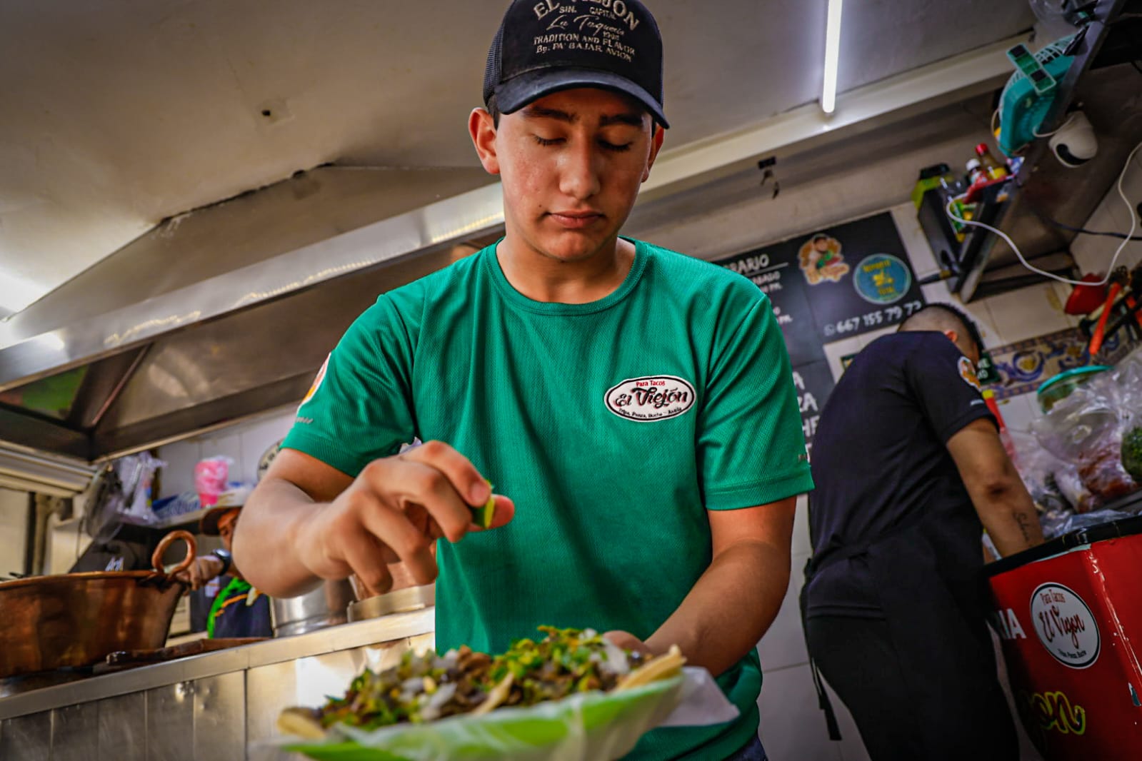 “Para bajar avión, tacos El Viejón”; conquistan el paladar de los culiacanenses con tripa, panza, buche y carnitas
