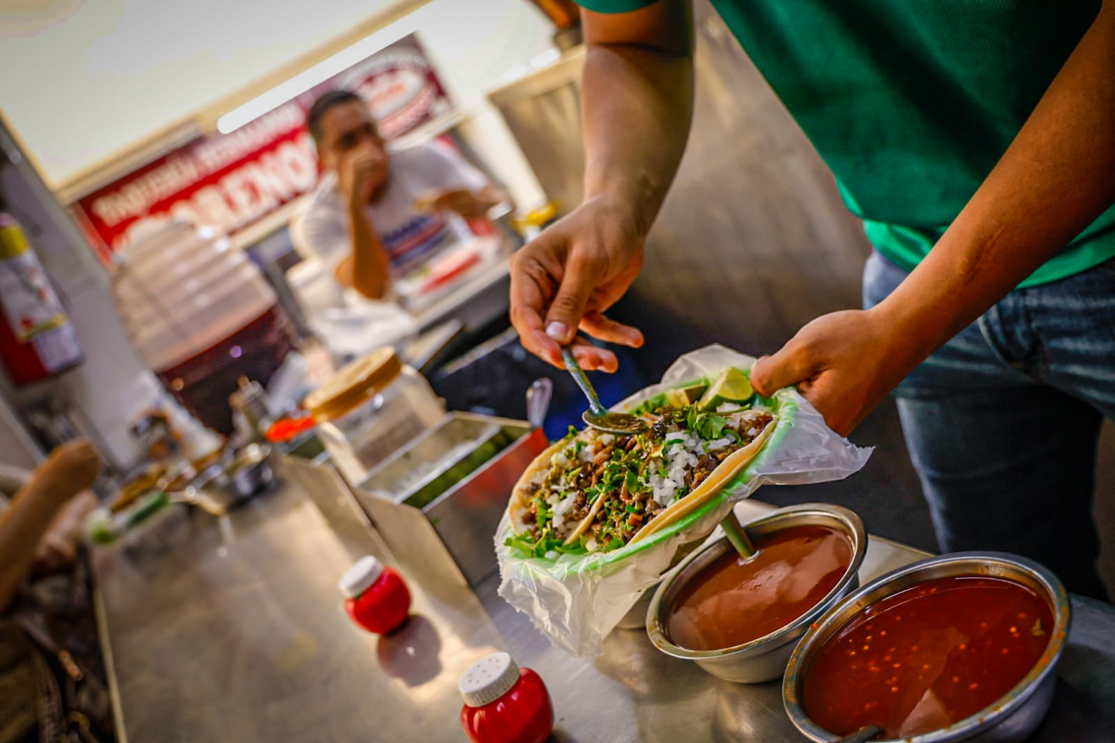 “Para bajar avión, tacos El Viejón”; conquistan el paladar de los culiacanenses con tripa, panza, buche y carnitas