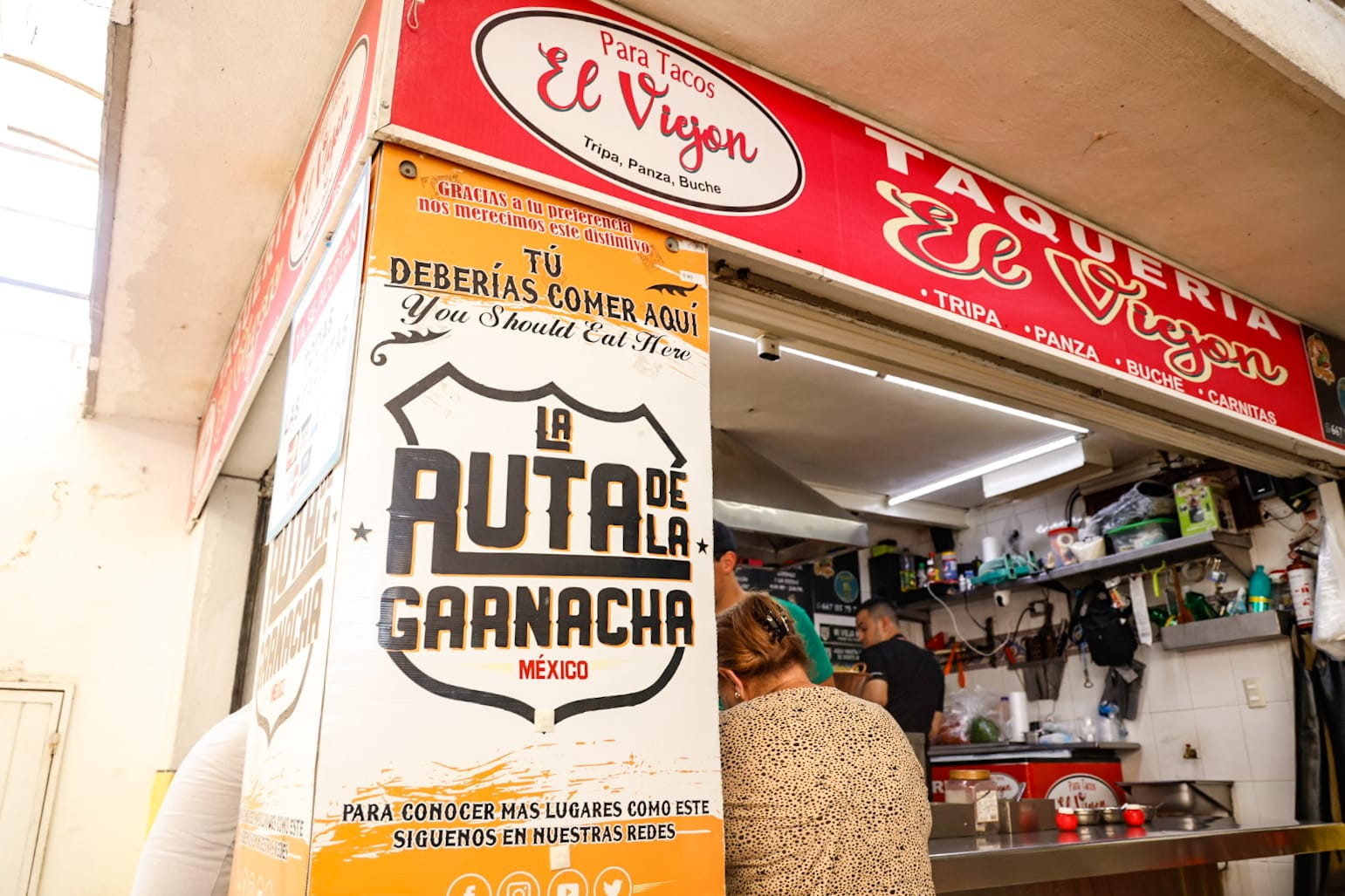 “Para bajar avión, tacos El Viejón”; conquistan el paladar de los culiacanenses con tripa, panza, buche y carnitas
