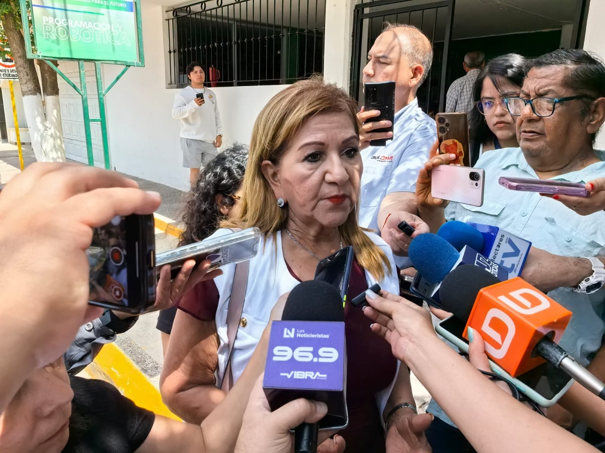 "Es un ejercicio cívico que va irse fortaleciendo"; emite su voto la diputada Teresa Guerra en La Campiña