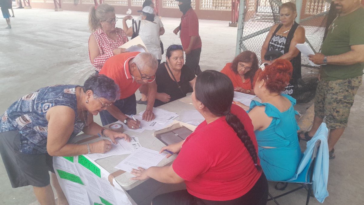 tianguistas de mazatlan alzan la voz por modificacion al reglamento
