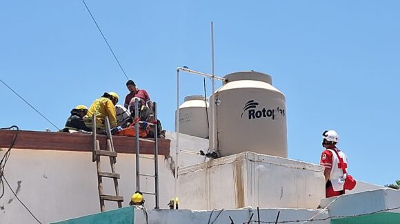 Trabajador sufre descarga eléctrica en la sindicatura de Culiacancito, Culiacán