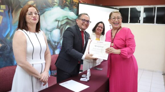 Por hasta 30 años de servicio, reconocen a 22 docentes de la UAdeO Guasave