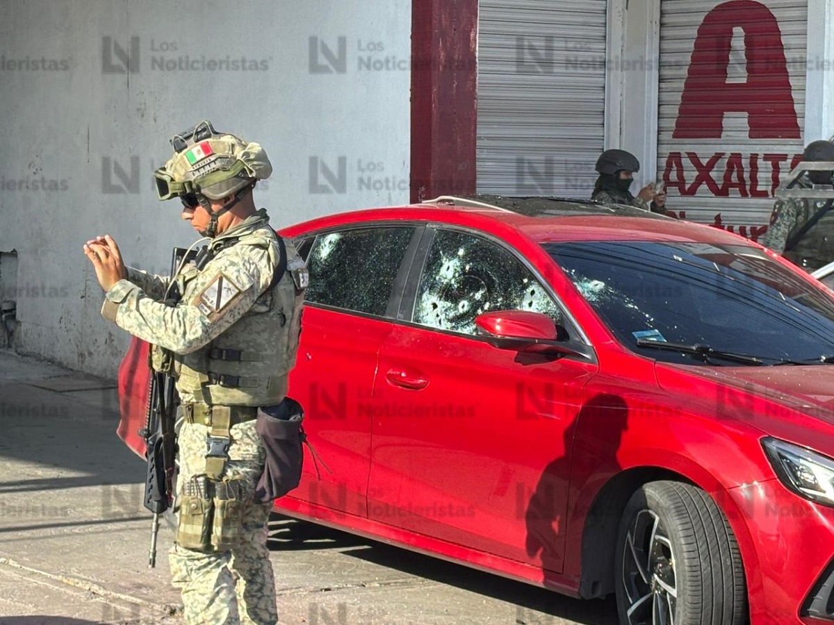 Atacan a balazos al menos tres vehículos afuera de taller de multiservicios por el bulevar Madero en la Miguel Hidalgo, Culiacán