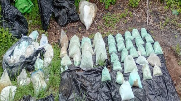 ¡Son más de 100 kilos! Ejército localiza y asegura fentanilo y cocaína en Cosalá