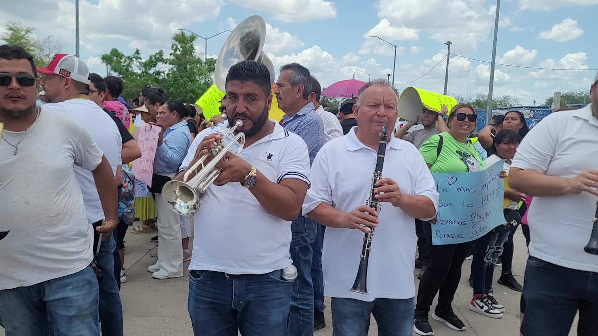 Al ritmo de banda reciben a Claudia Sheinbaum en Sinaloa