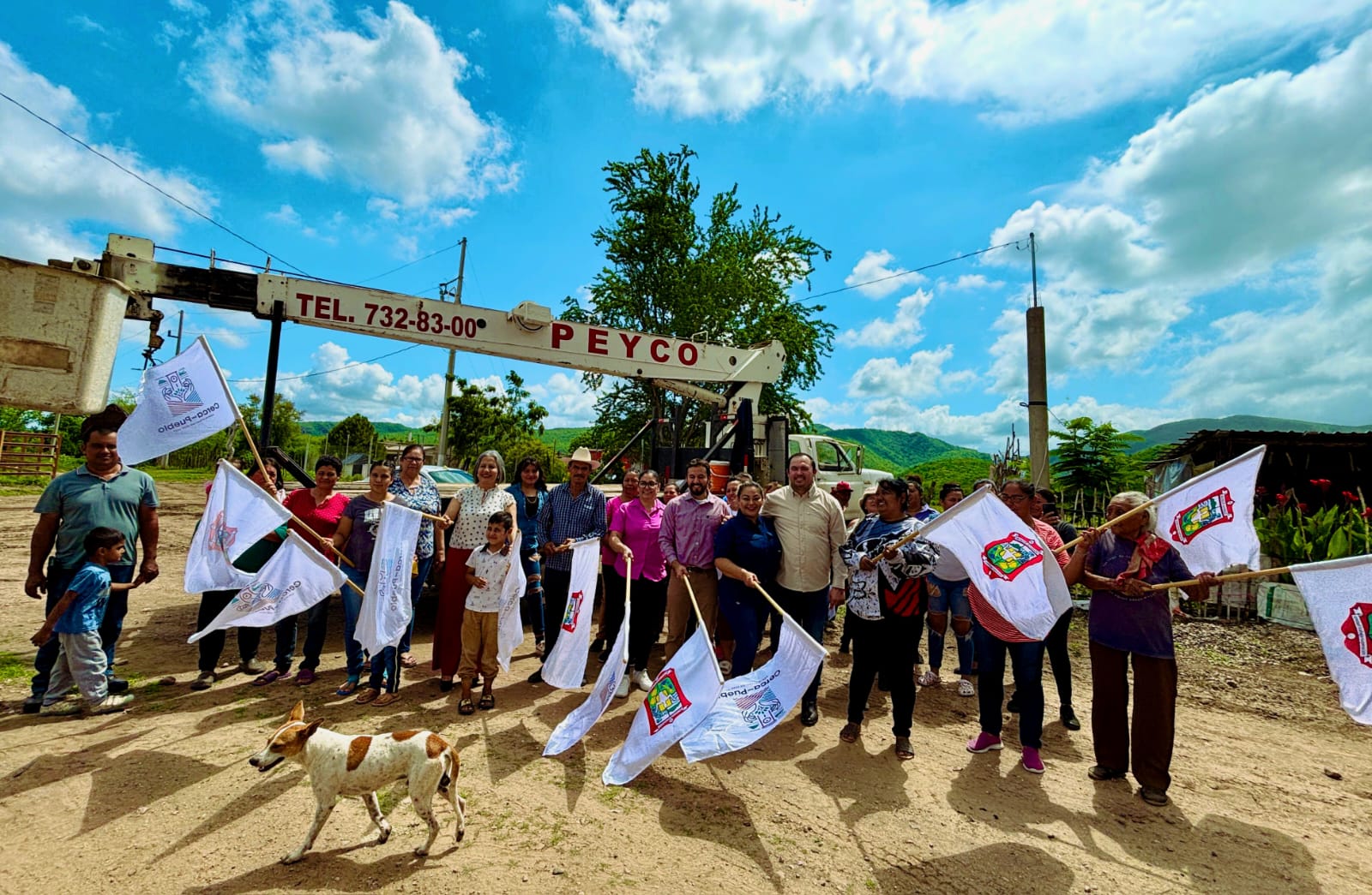 Alcaldesa inaugura obras de electricidad en Salvador Alvarado