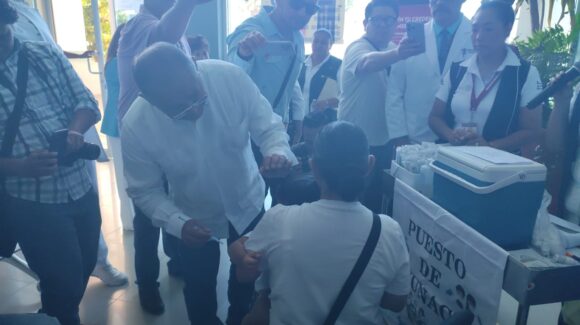 ¡Más vale prevenir! Refuerza sector salud en Ahome campaña de vacunación contra el sarampión 2025