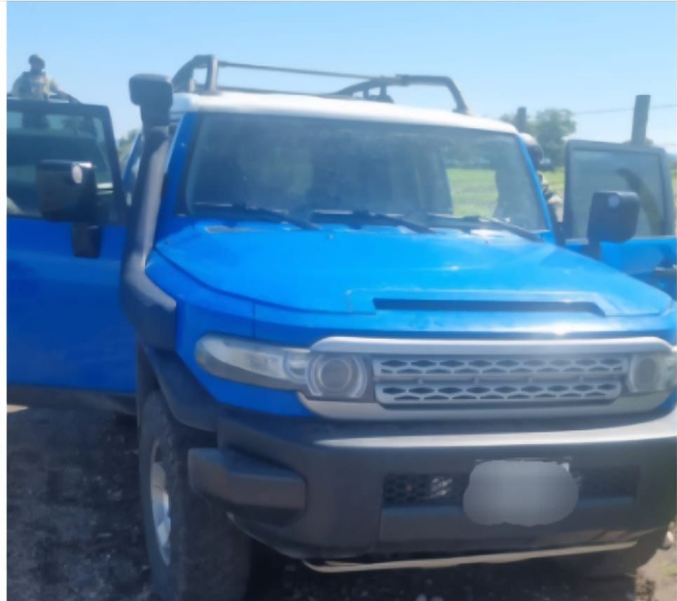 Aseguran dos vehículos en Quilá, Culiacán; uno tenía reporte de robo