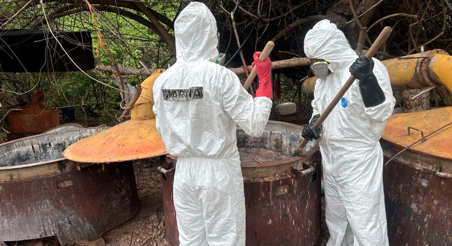 Aseguran laboratorio de drogas en Higueras de Abuya