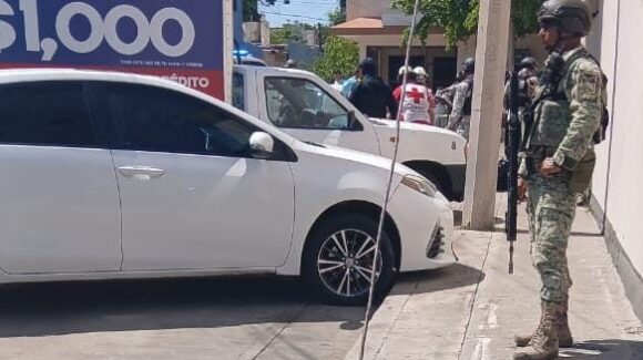 ¡Se llama Cinthia Paola! Atacan a balazos a mujer de 24 años en Barrancos, Culiacán