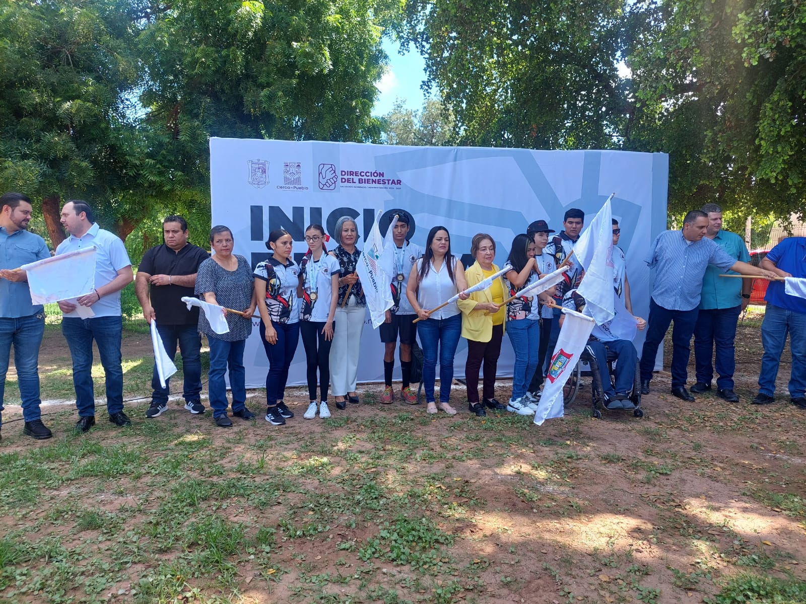 Atienden solicitud hecha ante el Cabildo Abierto; inician la construcción de baños en canchas de La Ferrocarril en Guamúchil