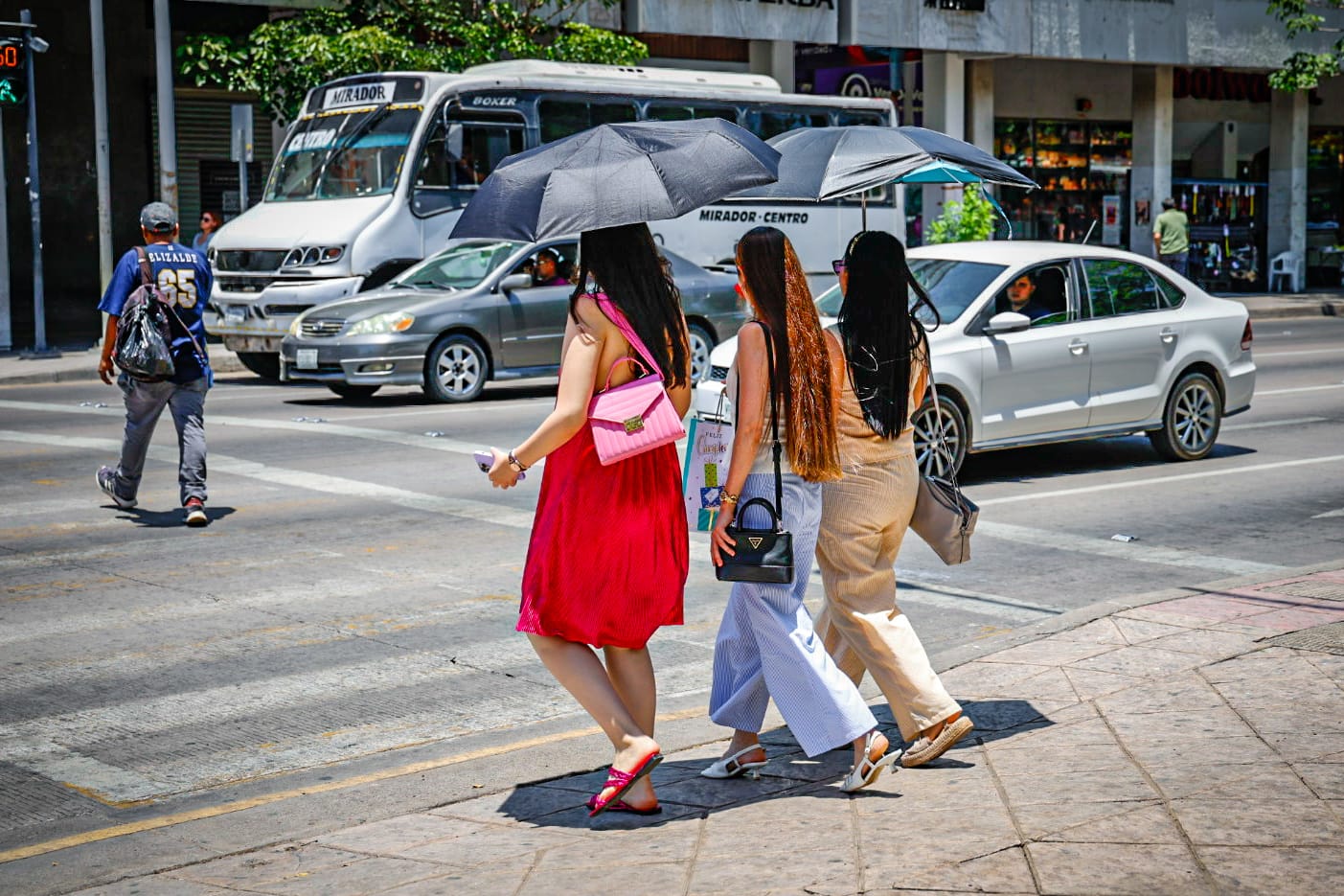 Calor en Culiacán, así le hace la gente para soportarlo