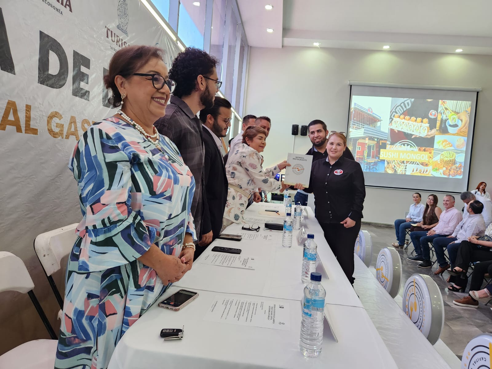 Canirac entrega insignia a 41 restaurantes en Guasave