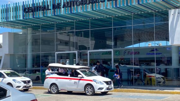 Arribos de visitantes a la Central Camionera de Mazatlán disminuye: taxistas lo resienten