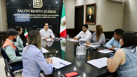 Comerciantes de Badiraguato reciben capacitación de COEPRISS; el objetivo es que cumplan con acciones de fomento sanitario