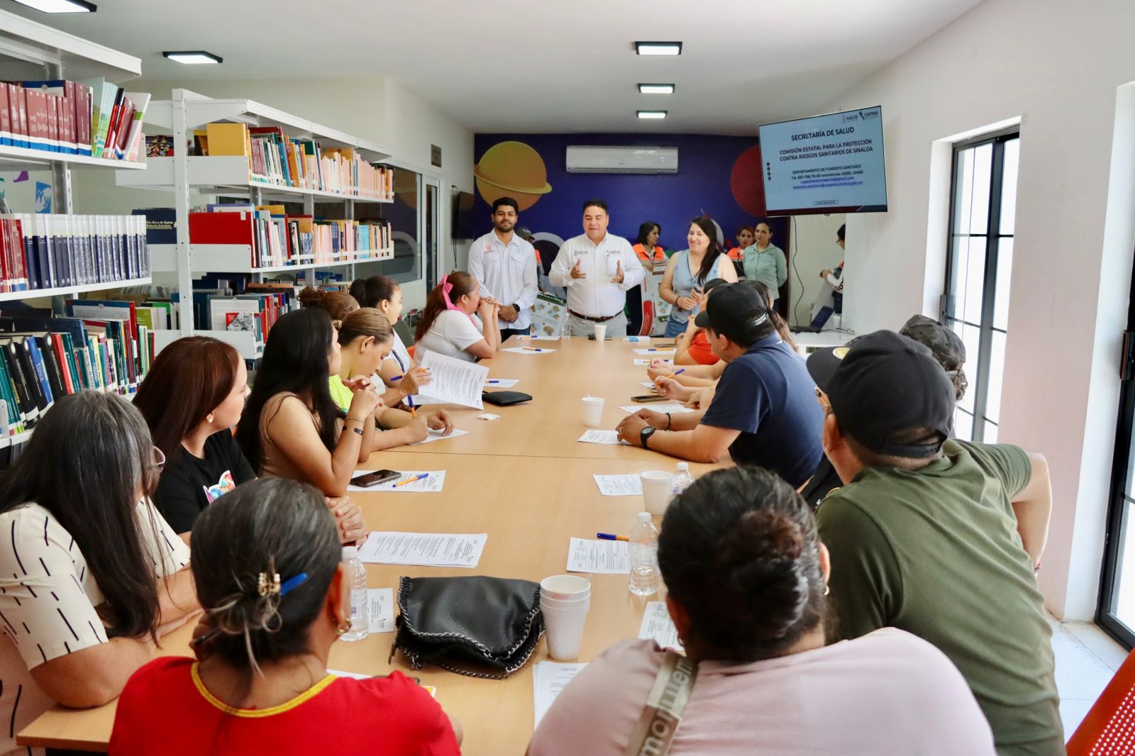 Comerciantes de Badiraguato reciben capacitación de COEPRISS