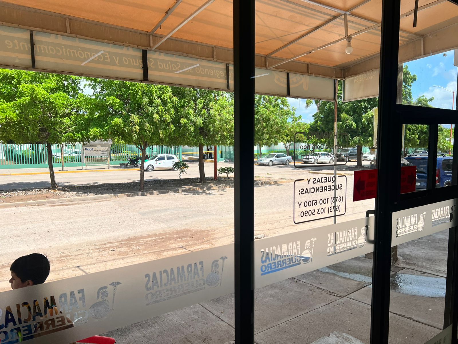 Comercios aledaños al IMSS Bienestar en Guamúchil