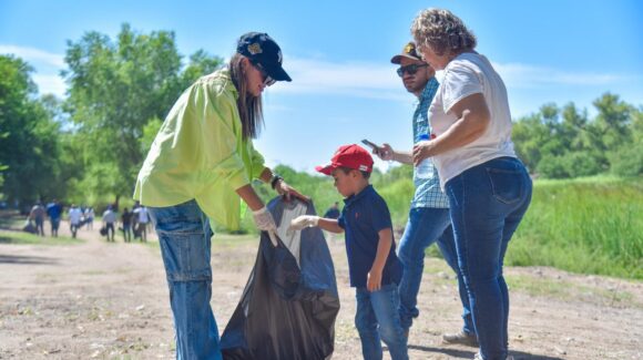 Emprenden la Cuarta jornada de limpieza y de conciencia ambiental en el Río Fuerte en Ahome