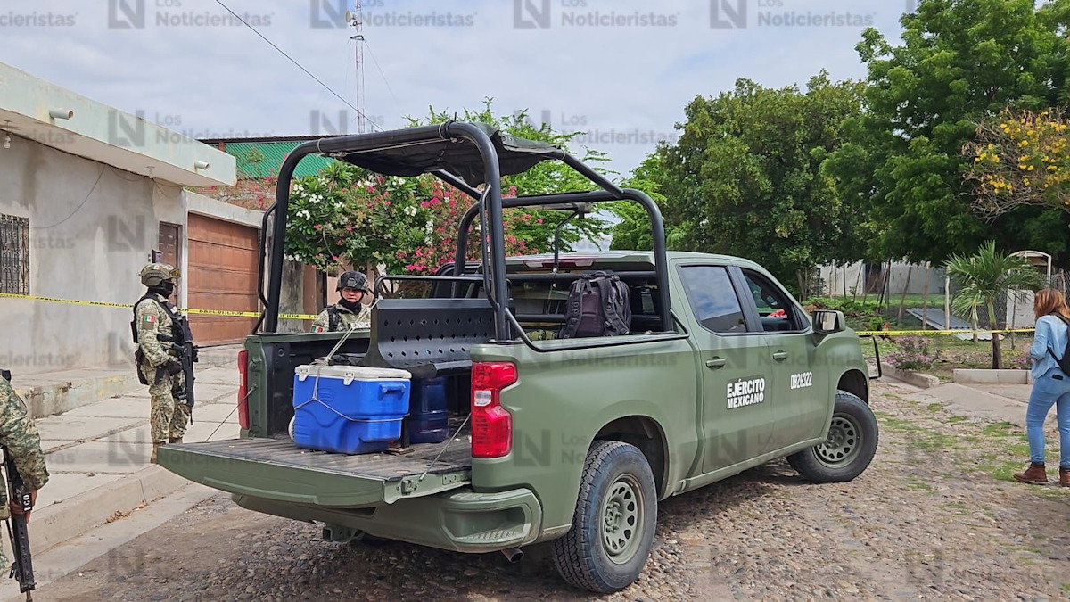 Envuelto en plásticos transparente encuentran a cadáver al sur de Culiacán