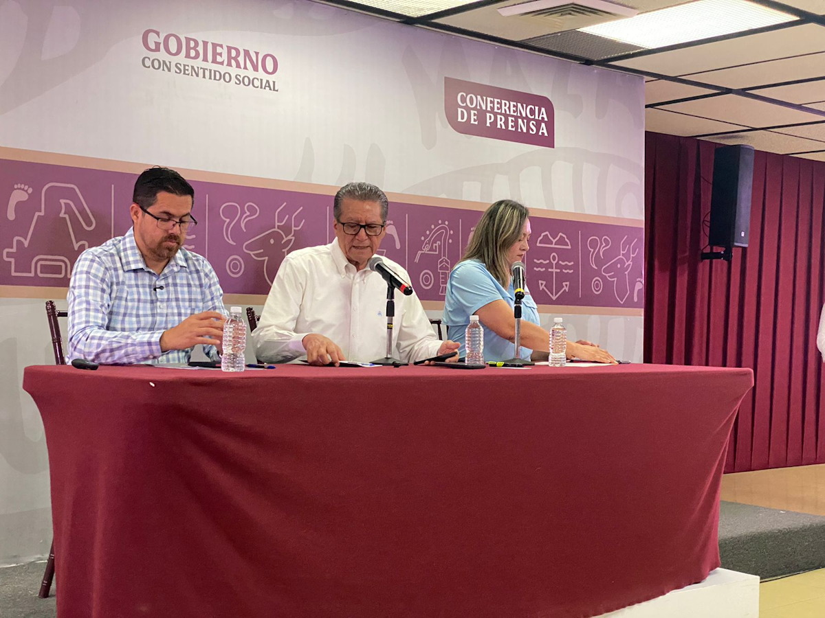 Feliciano Castro en la confe de vocería