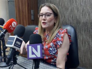 La presidenta de la Asociación Mexicana de Profesionales Inmobiliarios AC de Los Mochis, Cecylhí Angulo González