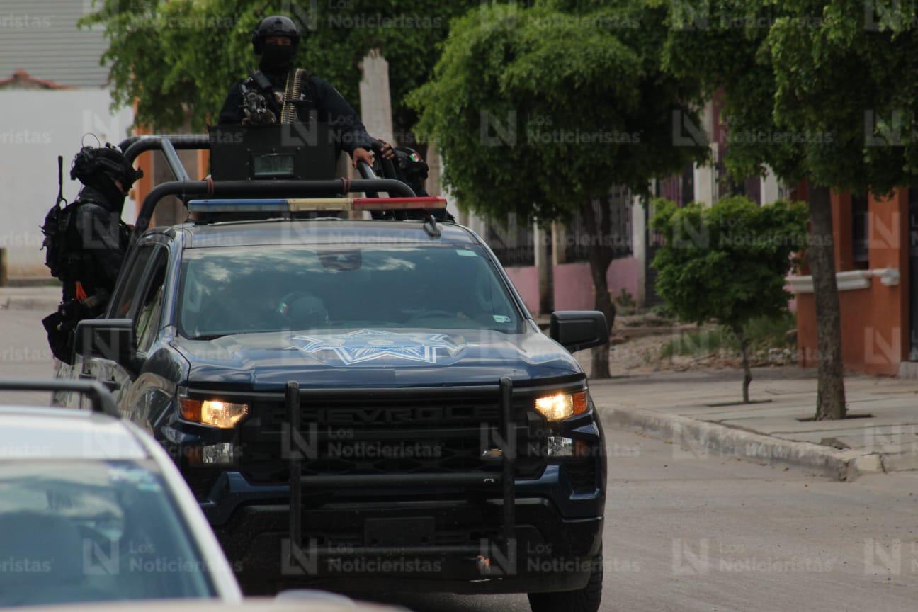 Les aseguran armas, chalecos tácticos y un vehículo a los 5 detenidos en Aguaruto
