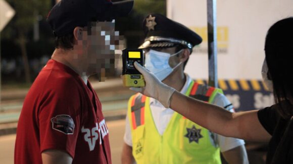 Operativo Alcoholímetro en Mazatlán deja 30 sancionados y un fallecido en fin de semana