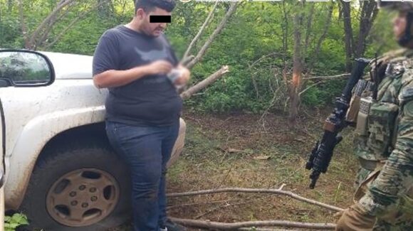 Son dos los detenidos en Alcoyonqui en Culiacán donde la Marina abatió a dos sicarios (FOTOS)