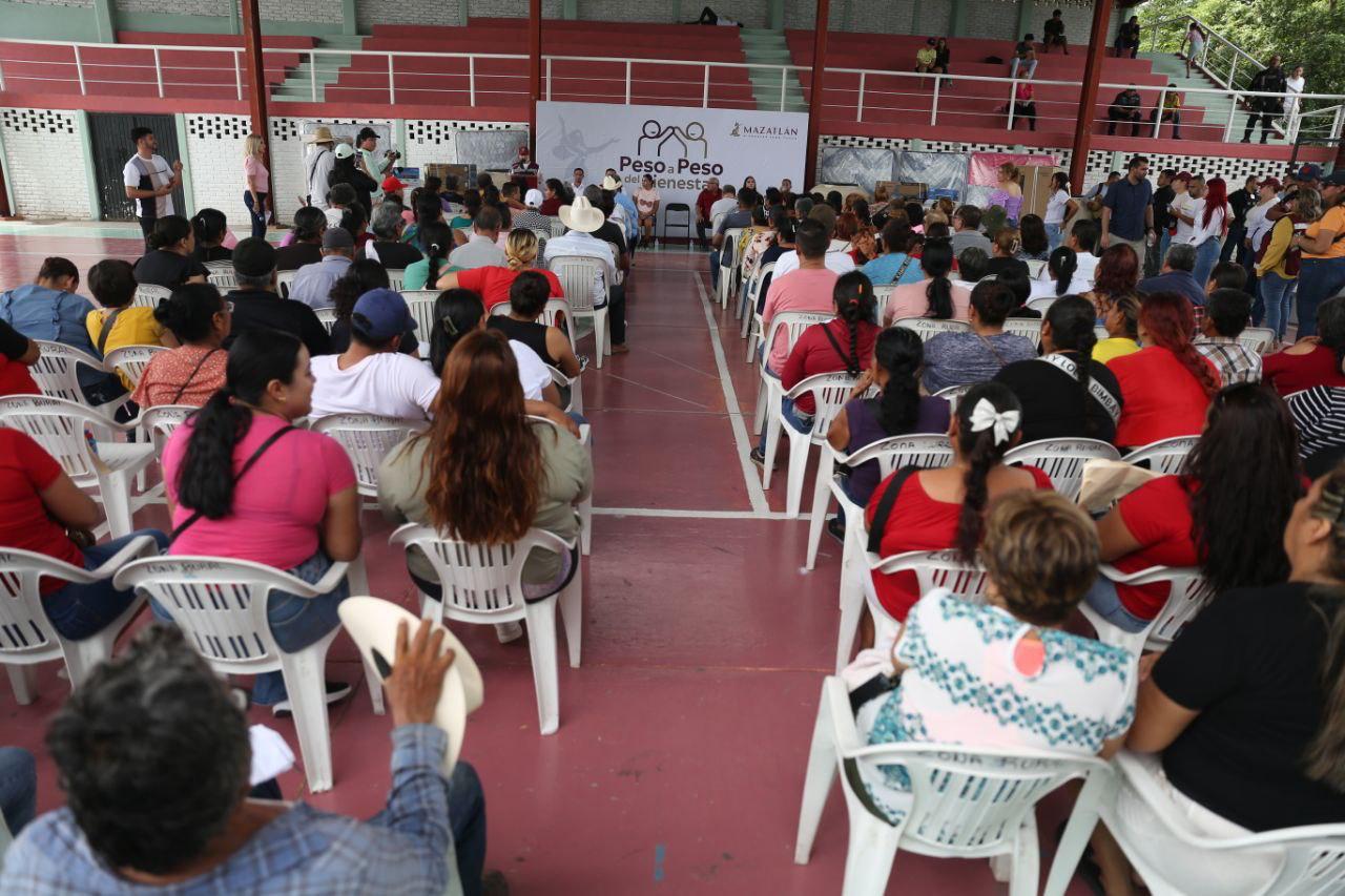 Peso a Peso del Bienestar llega a las familias de Villa Unión con 150 apoyos